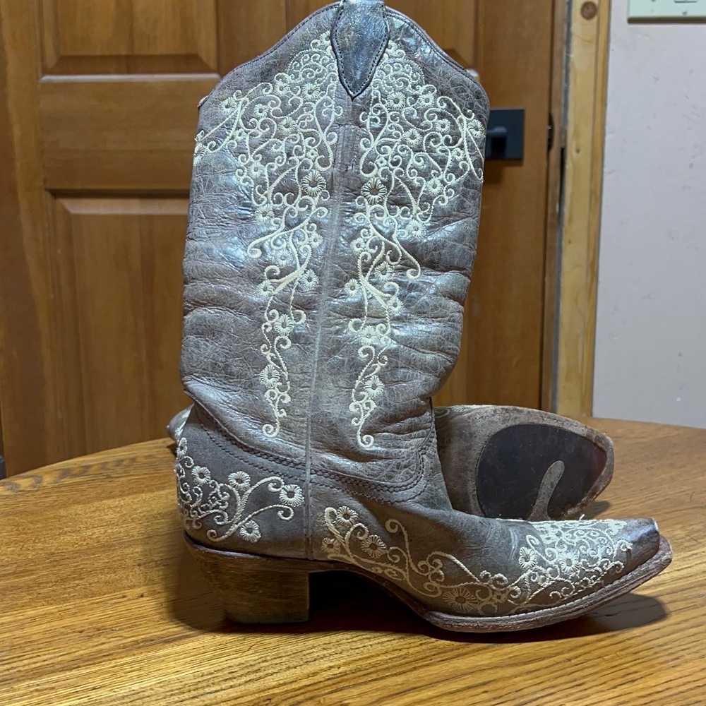 Corral Brown Crater bone embroidered cowgirl western boots. A1094. Size 7M